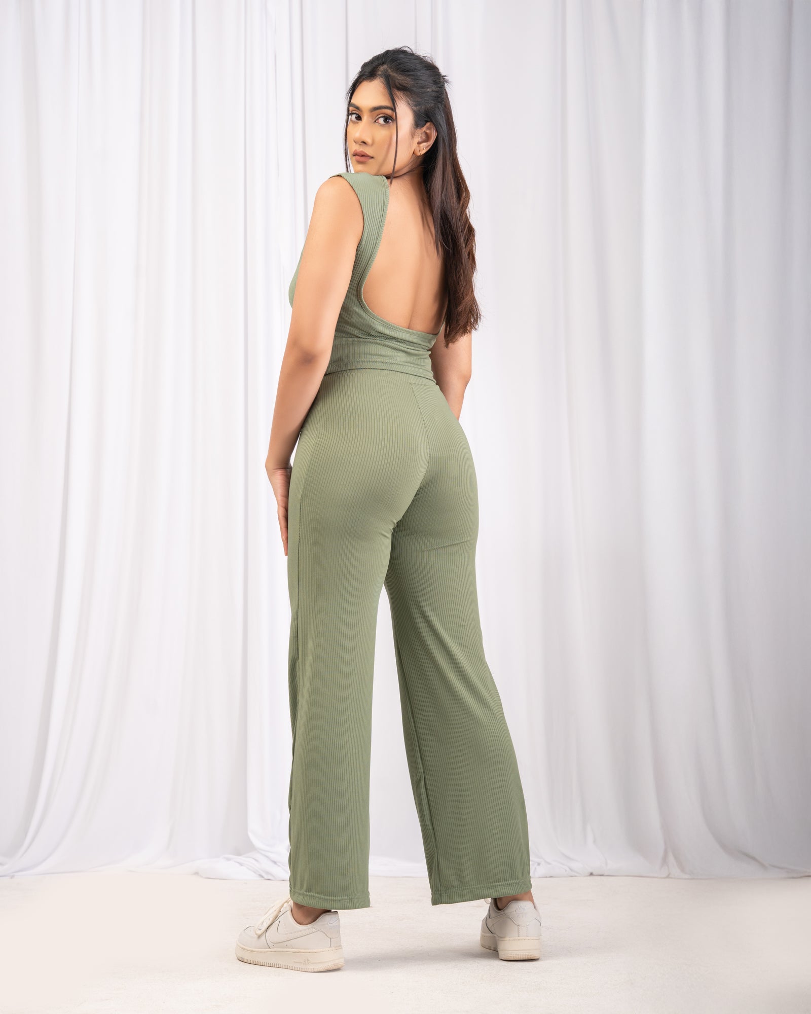 Classic Back Open Crop