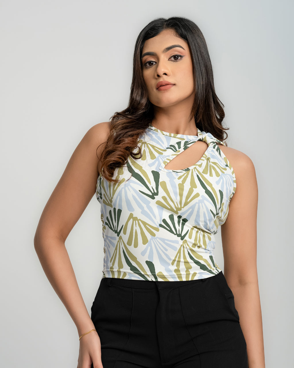 Audrey Front Open Crop