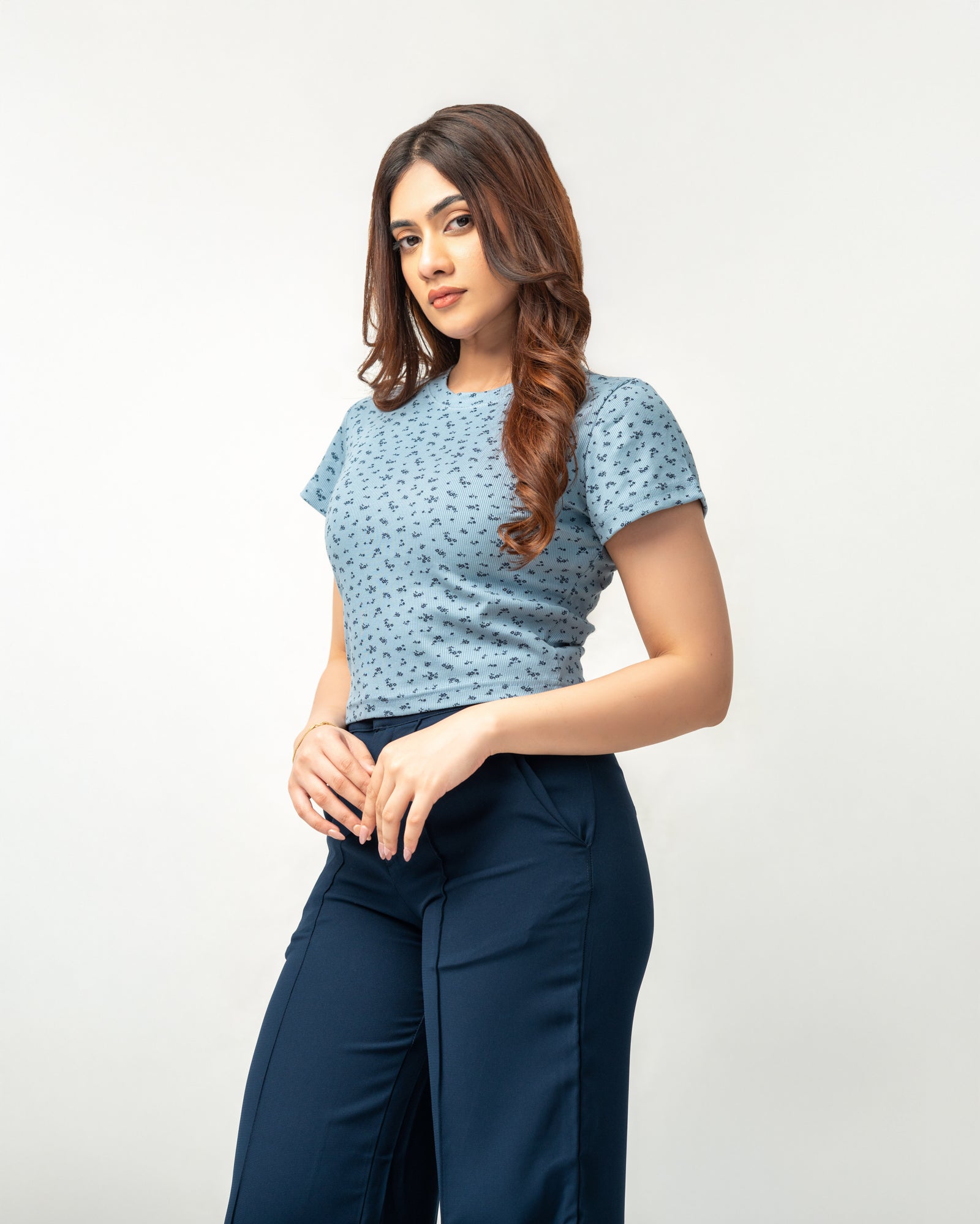 Elva Basic Crop